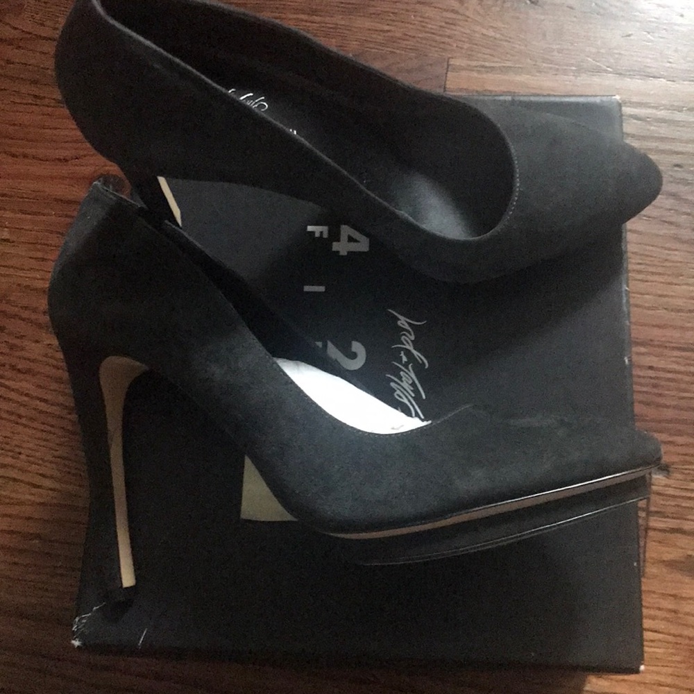 Gray suede heel shoes - Picture 4 of 8